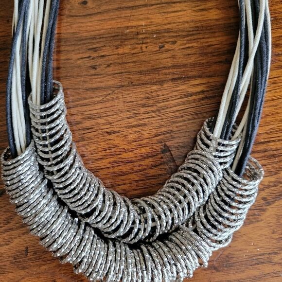 Fashion Jewelry Statement Necklace - Picture 3 of 3